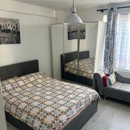 Cosy 2-Bedroom Flat In Finsbury Park, Modern, Convenient & Close To Central London! Екстериор снимка